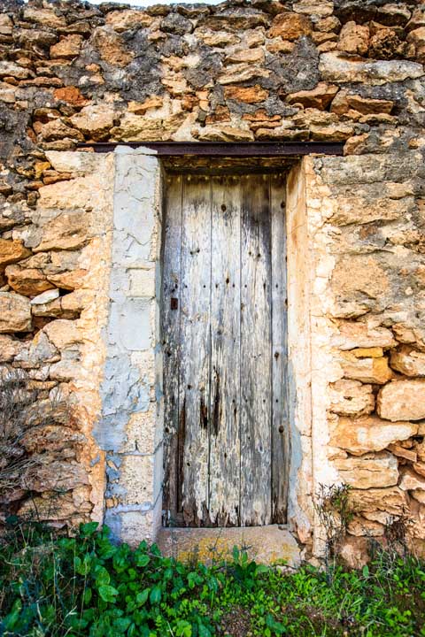 PUERTA ANTIGUA - CAMPO